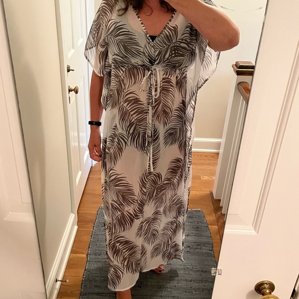 Old Navy Maxi Dress. Sheer Pool Cove up. White with grey palm pattern. Medium.